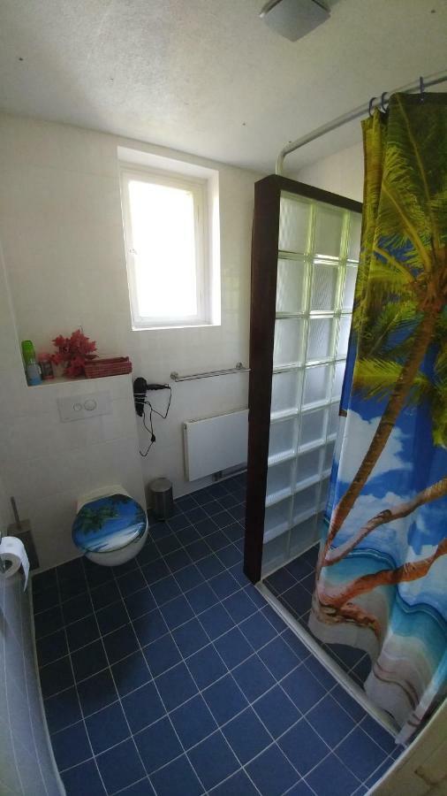 Historische Schule "Ferienwohnung Pauline" I&Ii Stobnitz Bagian luar foto